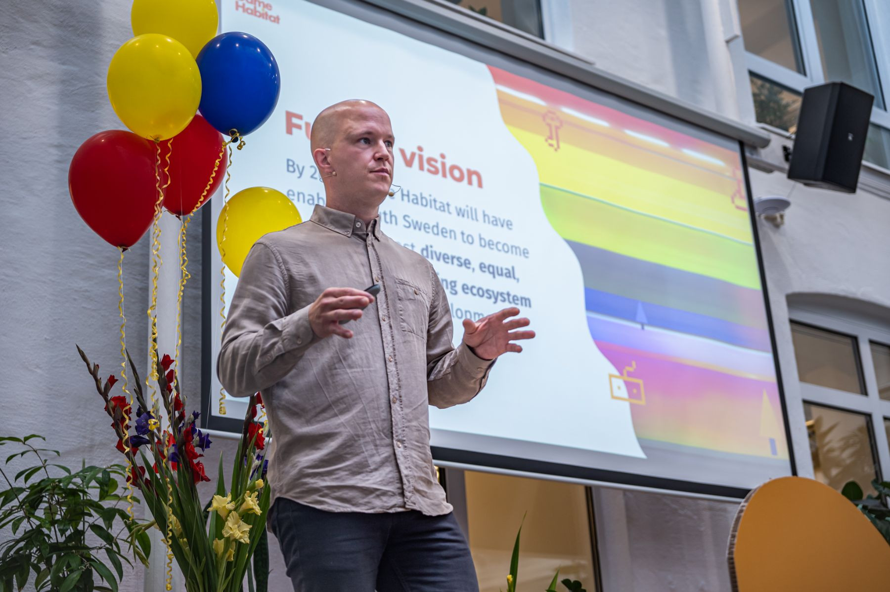 Peter Lübeck presenting